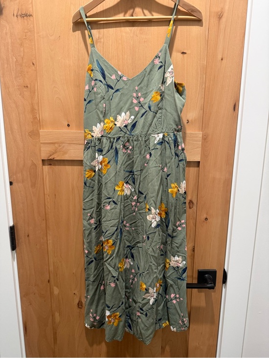 Old Navy Dresses & Skirts - Old Navy Olive Green Floral Spaghetti-Strap Maxi Dress